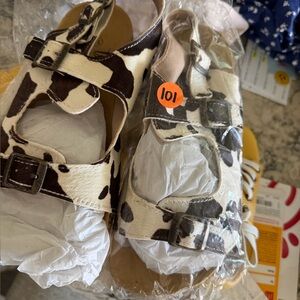 Kids Cow-Print Buckle Sandals - White & Brown Tex moccs kids 13
